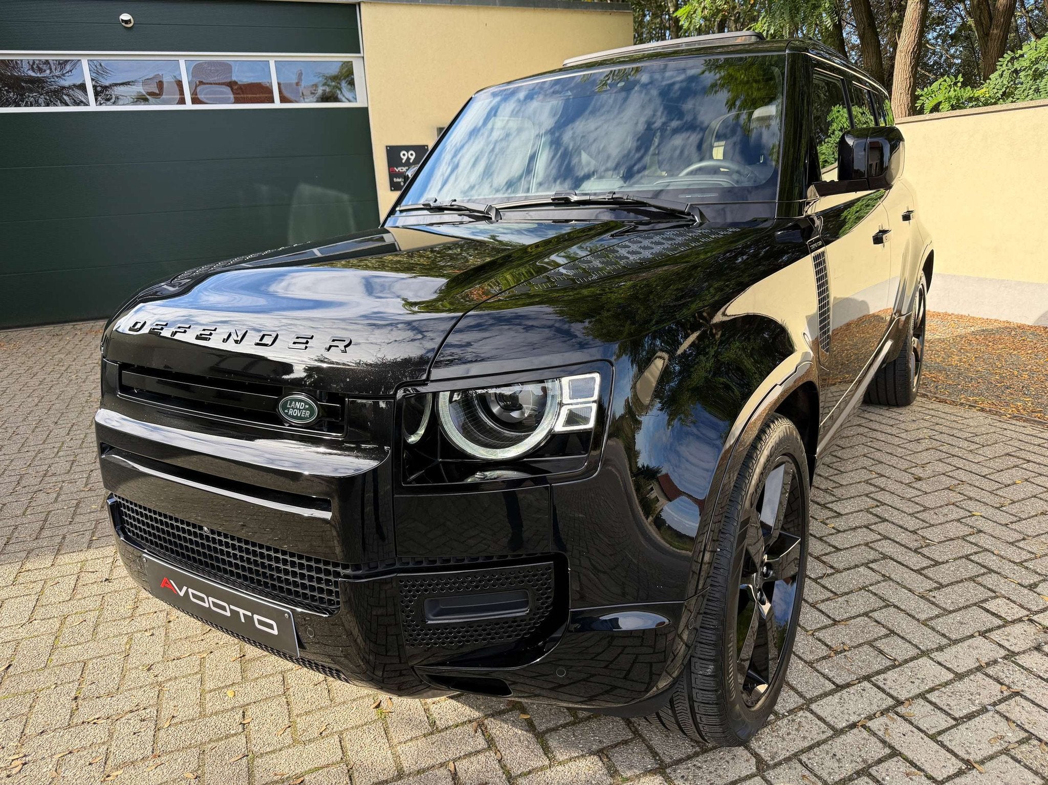 Land Rover Defender 110 3.0 D MHEV D250 X-Dynamic SE ( 60.00, Cuir, https://public.car-pass.be/vhr/2672cce6-010a-43df-b2fc-975c8b8190d6