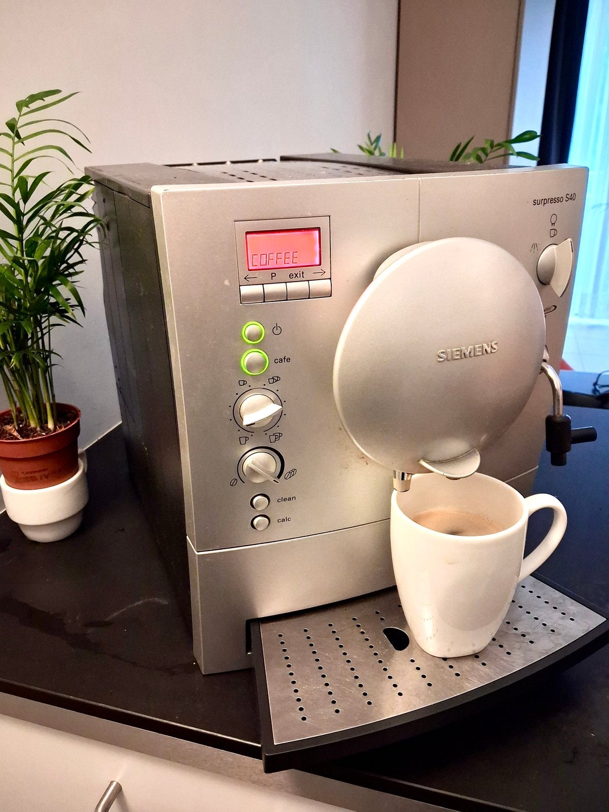 Siemens Surpresso S40 Volautomatische Koffiemachine TK64001, Elektronische apparatuur, Ophalen, Afneembaar waterreservoir, Gebruikt