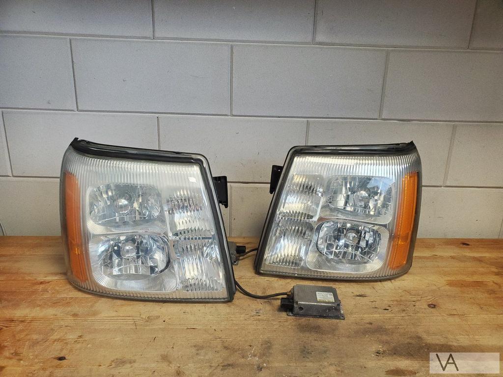 Cadillac Escalade 2002 - 2007 koplamp XENON links €350, Cadillac, -, Utilisé, -