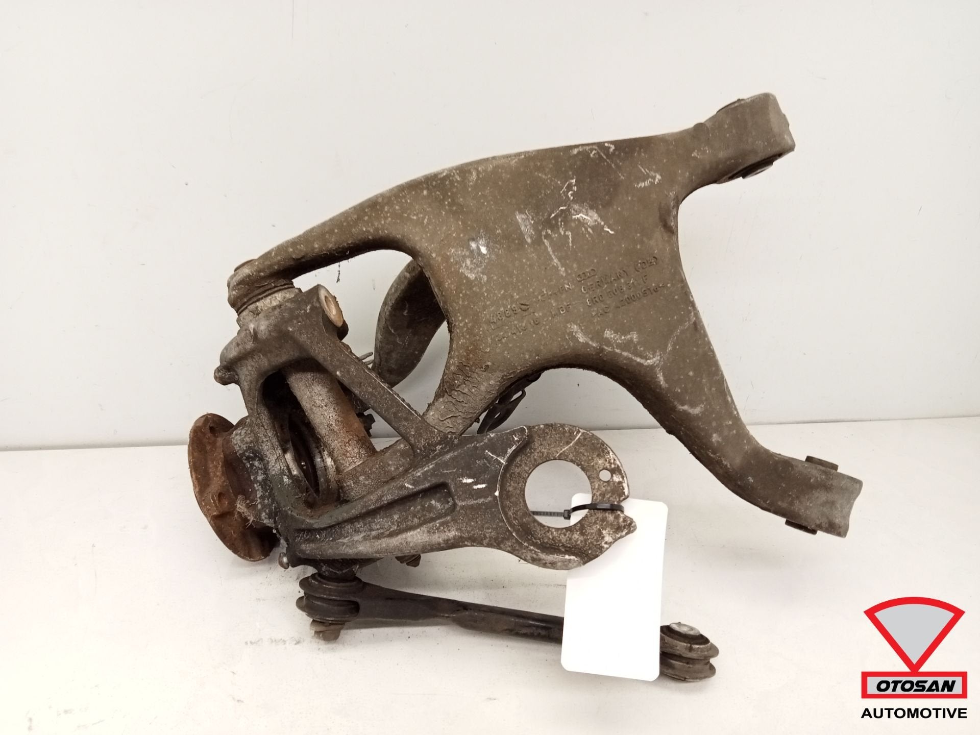 Fus e d'essieu Audi RS6 Spindle Inc. Arri re gauche compl te, AUDI AG, Auto-Union-Strasse 1
85045  Ingolstadt, DE, Audi, Utilisé