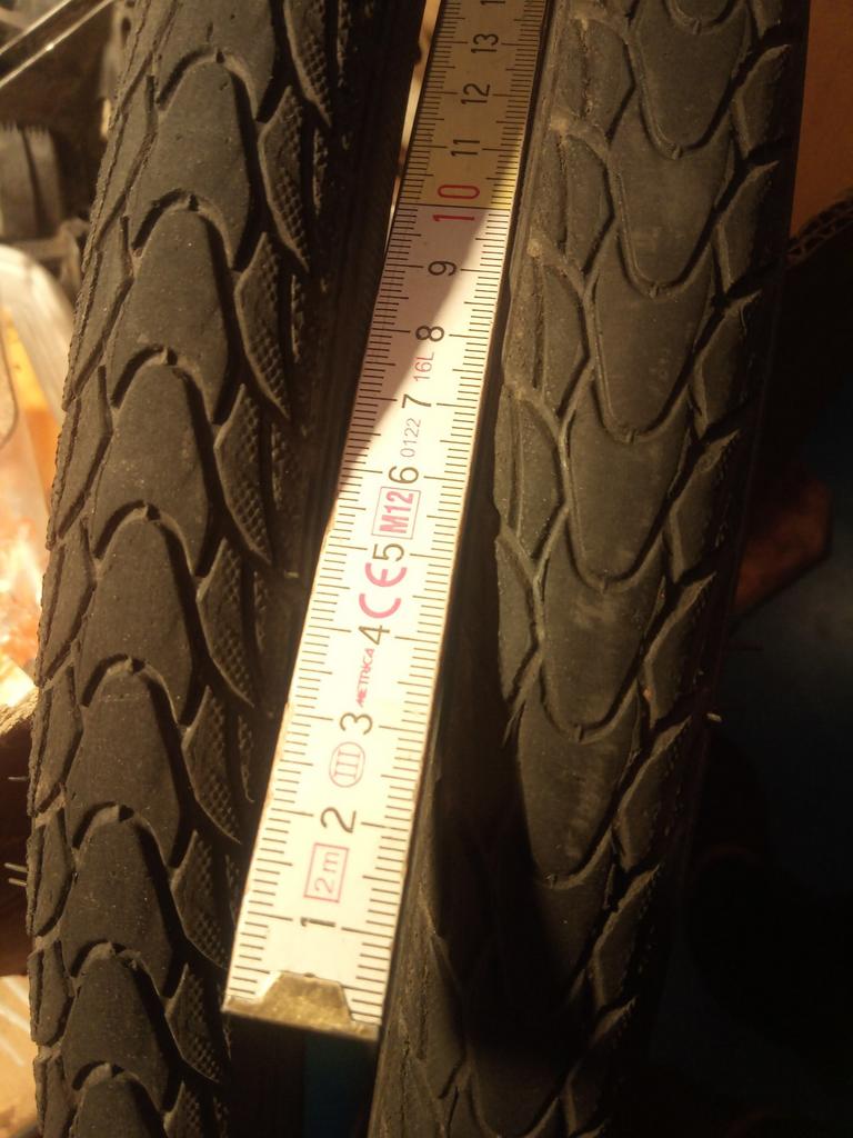 Schwalbe 2 pneus 28 pouces, Enlèvement, Utilisé