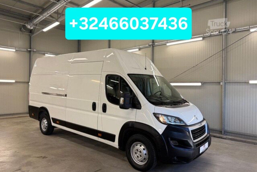 camionnette de déménagement avec chauffeur