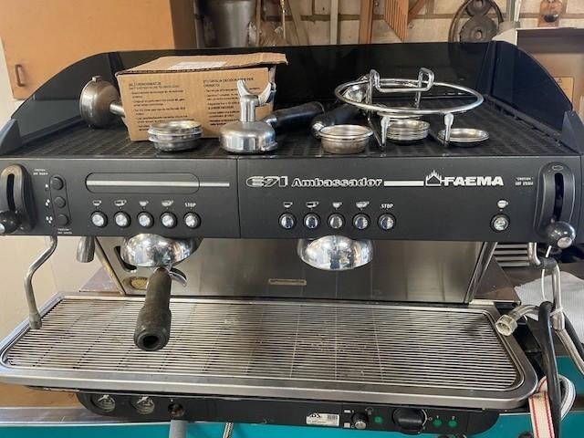 Koffiemachine Faema Ambassador, Electroménager, Café en grains, 2 à 4 tasses, Utilisé, Tuyau à Vapeur