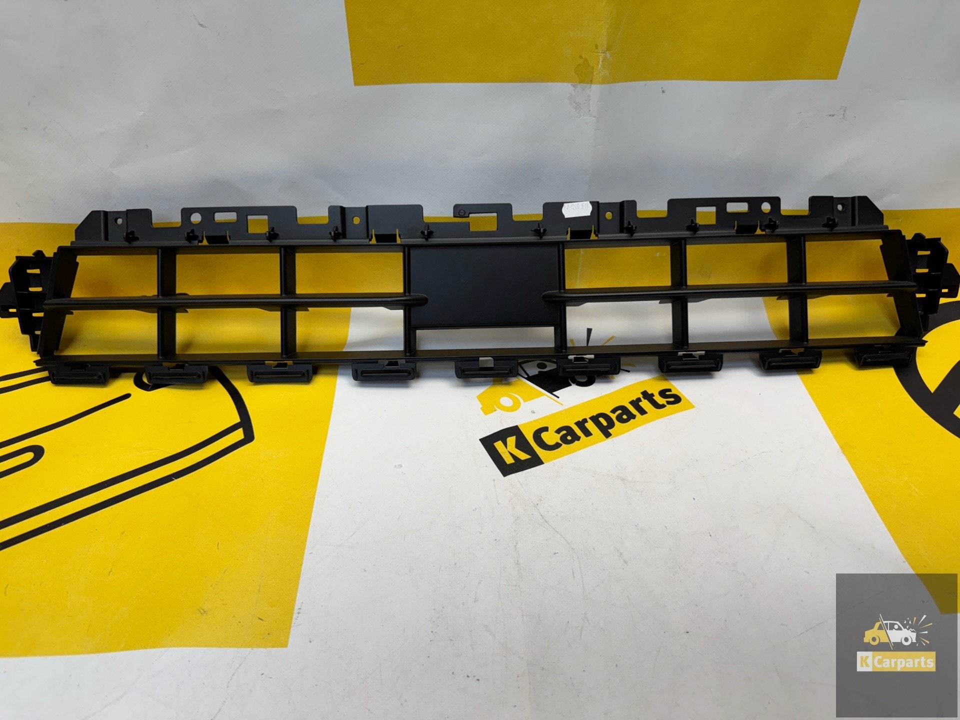 Calandre inf rieure Audi Q2 81A 81A807647D neuve et d'origin, Pare-chocs, AUDI AG, Auto-Union-Strasse 1
85045  Ingolstadt, DE