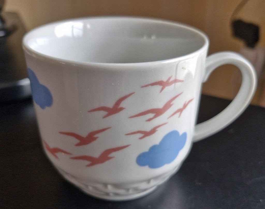 Koffiemok - print vogels/lucht - hoogte 8.5 cm - NIEUW, Verzenden, Nieuw, Kop(pen) en/of Schotel(s)