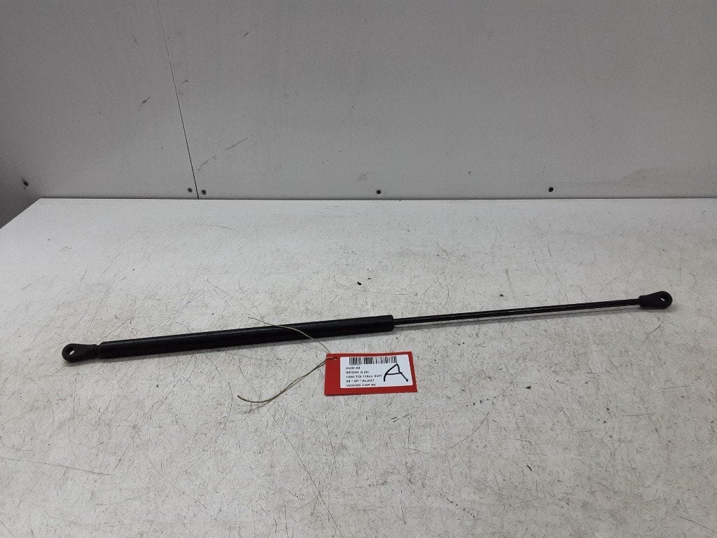 VERIN DE CAPOT Audi A4 (B5) (01-1994/08-2001), Autos : Pièces & Accessoires, Mevr. I. Hauben, Audi, Utilisé, Rue de l'Espoir 34 34
4030  GRIVEGNÉE, BE