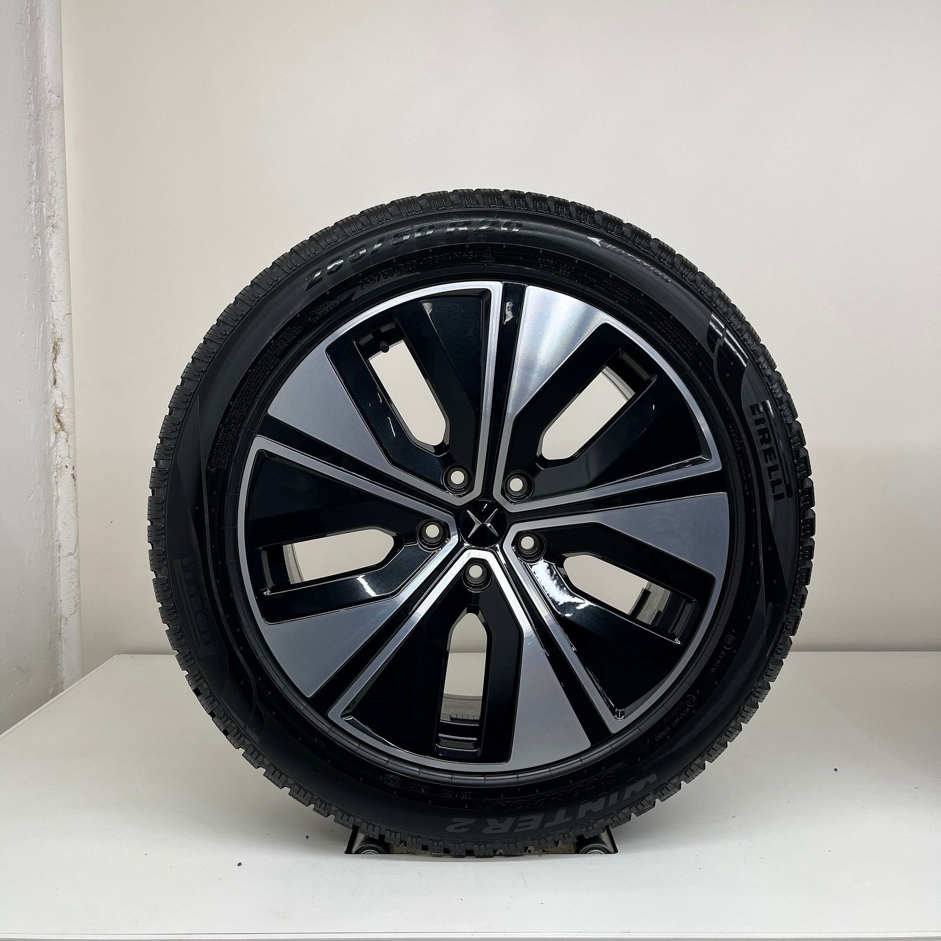 Polestar 4 - 20 inch - winterbanden, Auto-onderdelen, Banden en Velgen, Gebruikt, 285 mm, Banden en Velgen, Personenwagen