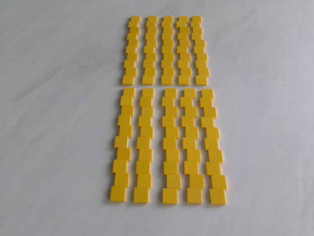 D22 100 tuiles Lego jaunes 2x2, Enlèvement ou Envoi, Lego, Utilisé, Briques en vrac