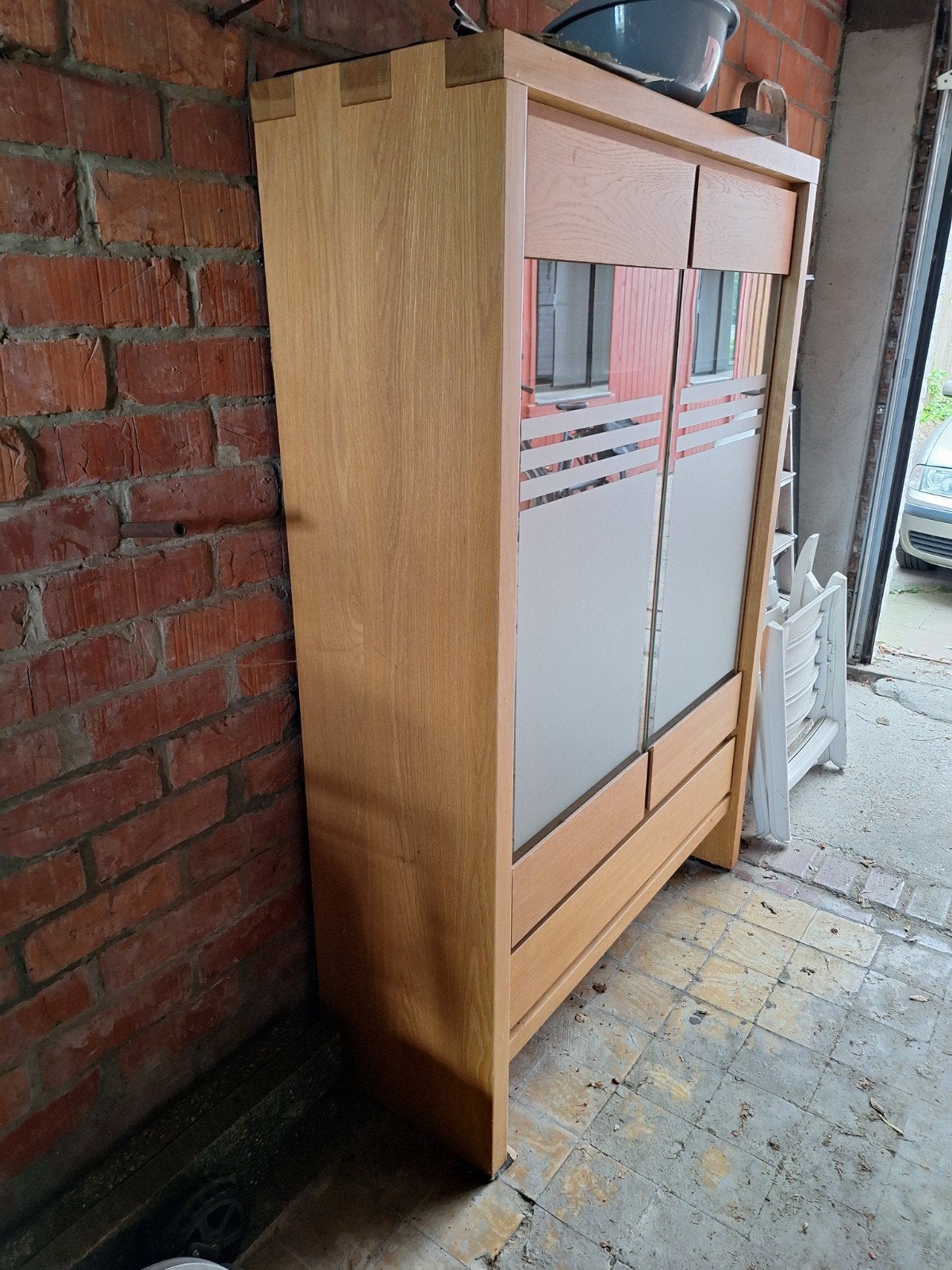 wit eiken kast met glazen leggers, Ophalen