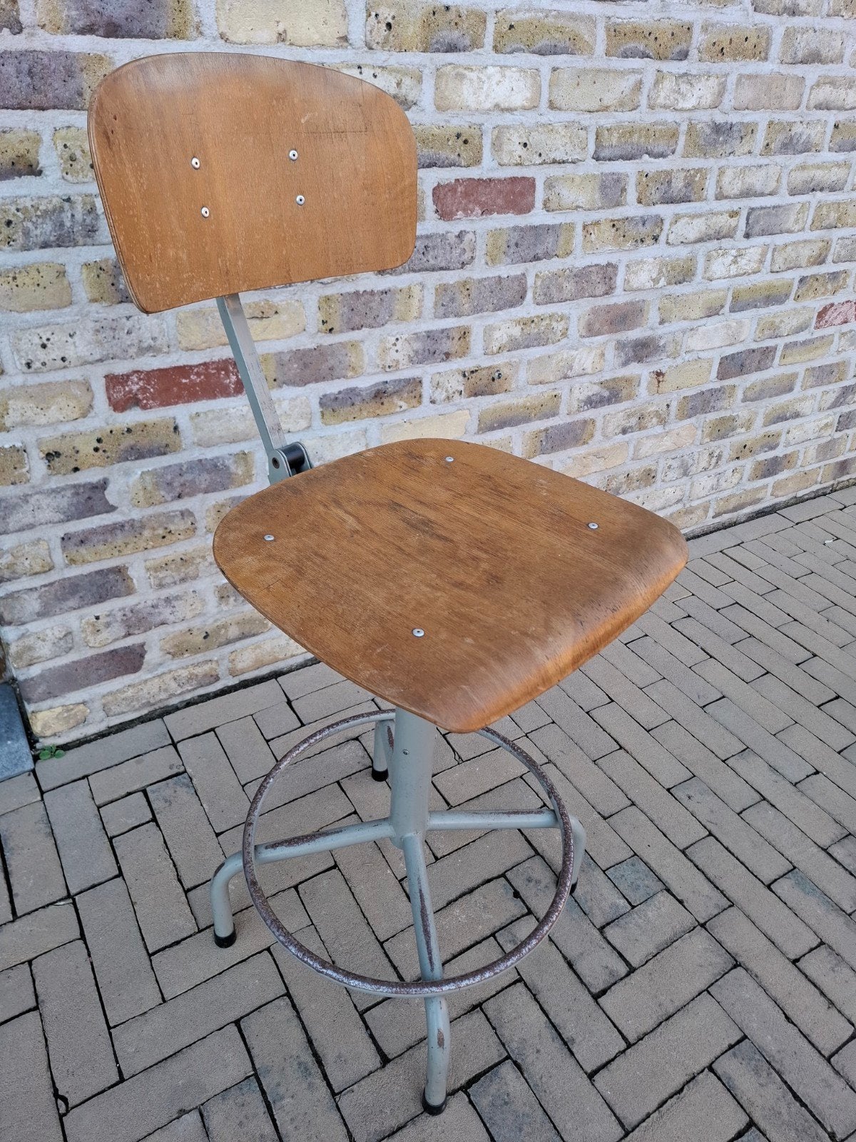 ahrend de cirkel stoel, Ophalen