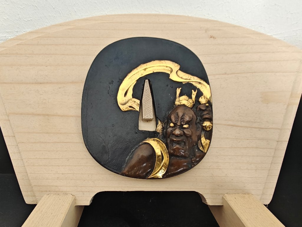 Tsuba japonais ancien — Fūjin signé Eiyū, Envoi
