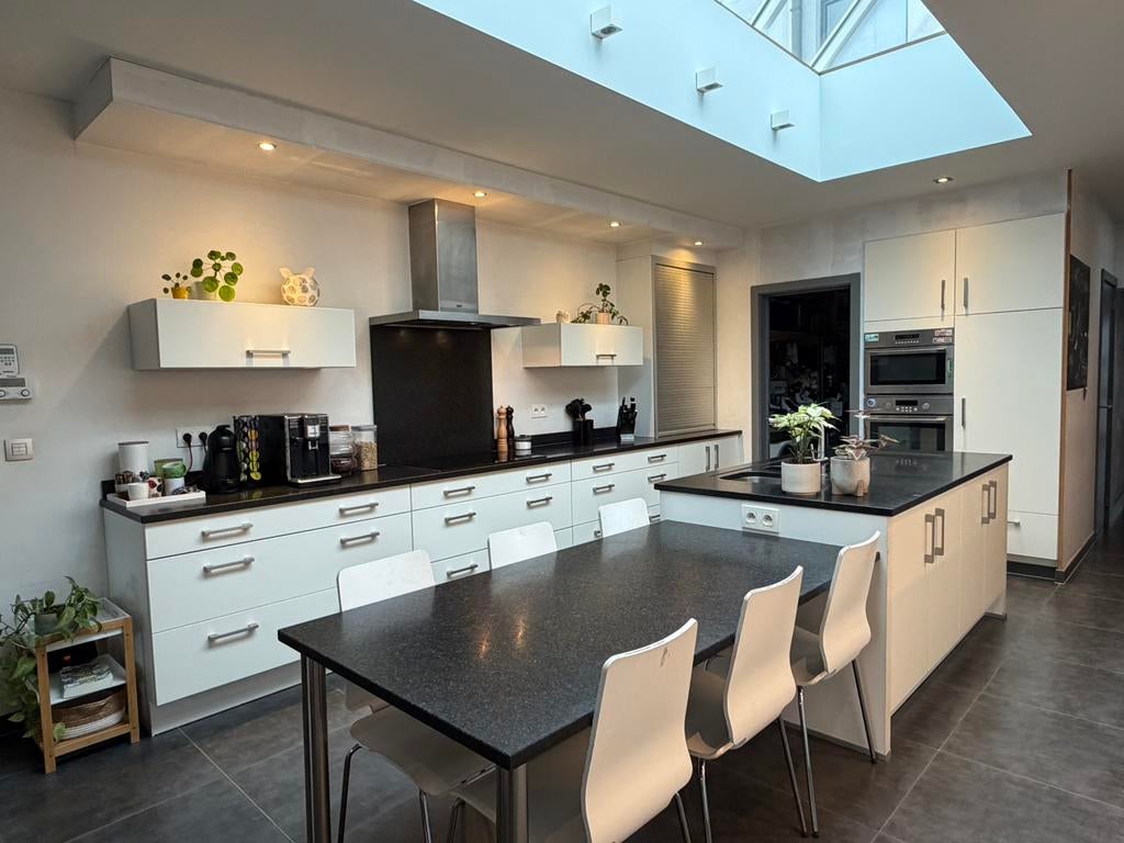 Keuken, Maison & Meubles, Cuisine | Cuisines complètes, Utilisé, Cuisine à mur double, Blanc, Granit ou Pierre, Avec îlot, Enlèvement