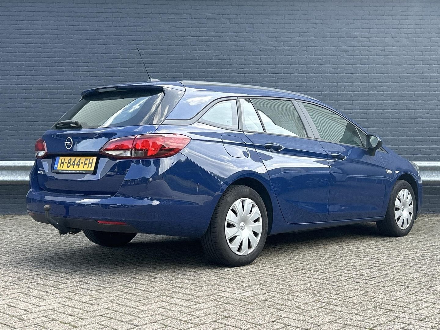 Opel Astra Sports Tourer 1.2 Business Edition | € 3.900,- NE, Auto's, Zwart, Blauw, Bedrijf, Astra