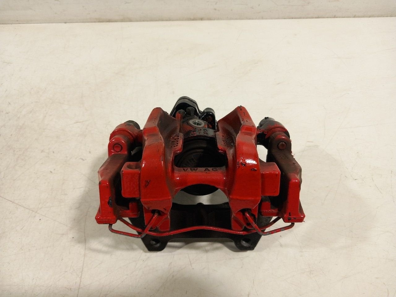 Remklauw rechts achter Audi SQ2, Onderdelen@venauto.nl, Van der Ven Autorecycling B.V., Ettenseweg 76, 4706 PB Roosendaal, The Netherlands