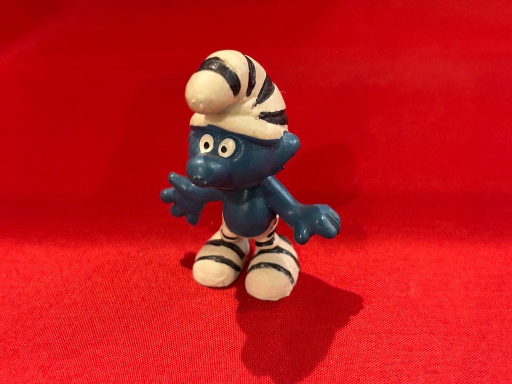 Gevangenis smurf boef smurf. 4,5 cm. Schleich Peyo 1965, Collections, Schtroumpfs, Enlèvement ou Envoi, Utilisé, Autres Schtroumpfs