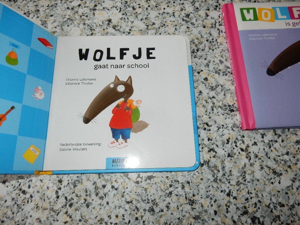 nr.559 - Twee kleuterboekjes van wolfje, Boeken, Ophalen of Verzenden, Fictie algemeen