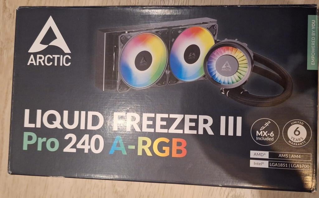 Arctic Liquid Freezer III Pro 240 RGB, Computers en Software, Computerkoelers, Ophalen of Verzenden, Nieuw, Waterkoeling
