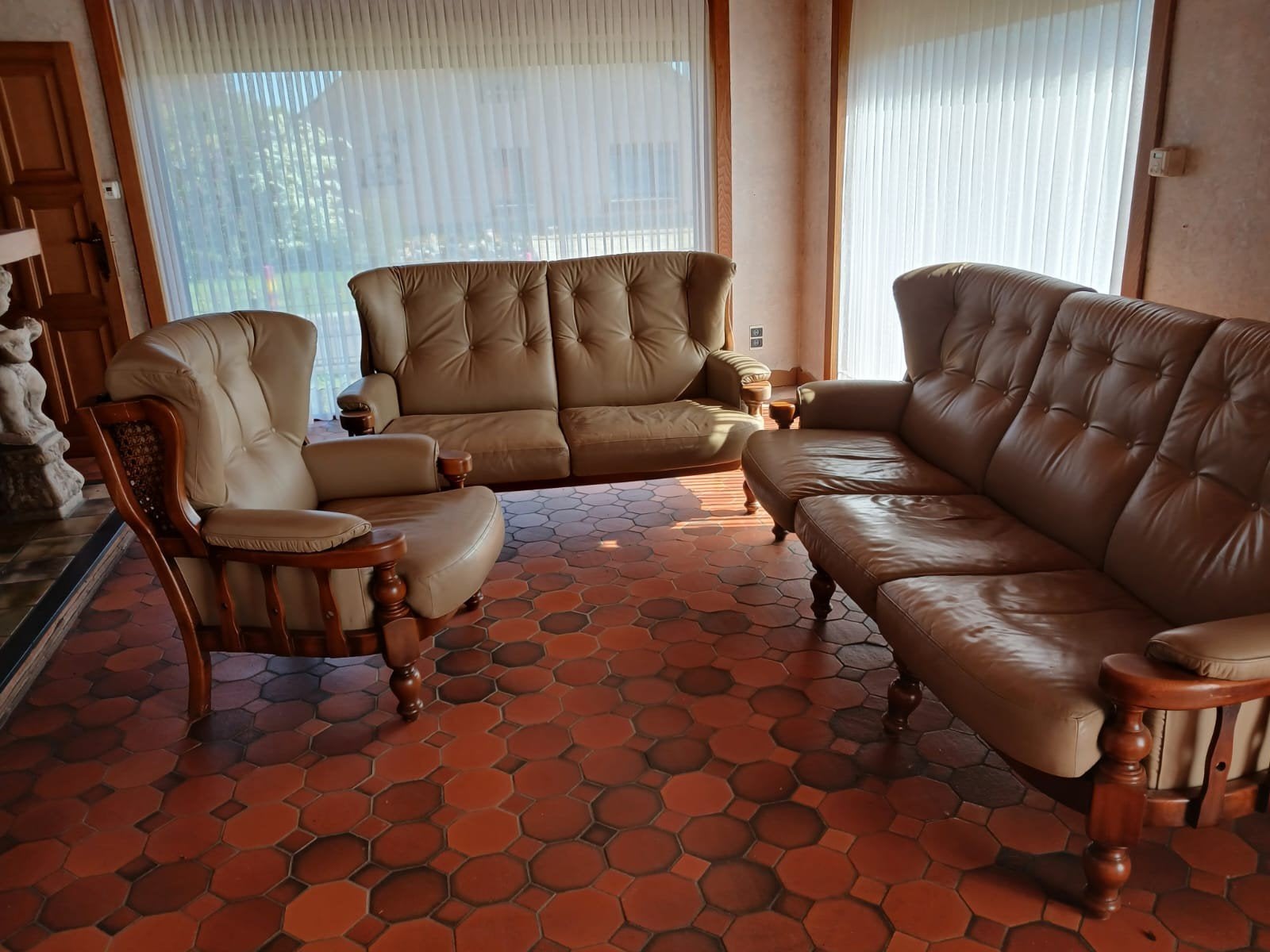 Lederen salon, Ophalen