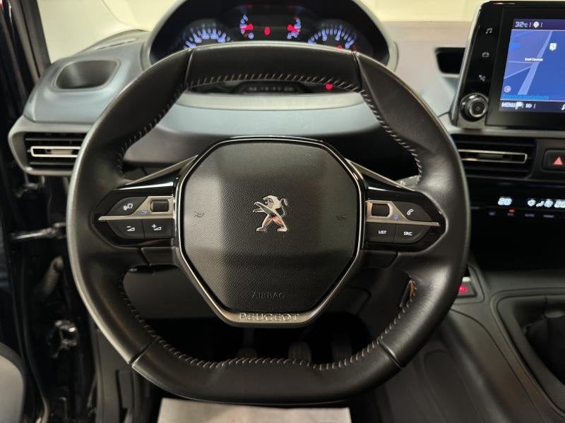 Peugeot Overige modellen 1.2i STD Allure S&S LED|GPS|PDC|CAM, Auto's, Monovolume, 1199 cc, Zwart, Handgeschakeld