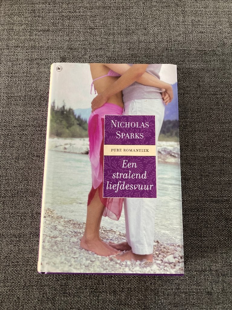 Boek 'Een stralend liefdesvuur' deel 2, Nicholas Sparks, Enlèvement ou Envoi, Comme neuf, Nicholas Sparks
