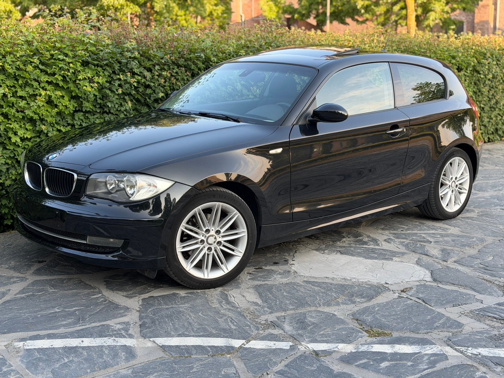 Bmw e87 118i Benzine / Opendak / Airco / 2009, Auto's, 1995 cc, Zwart, 4 cilinders, Zwart