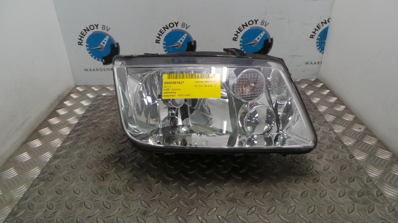 VOLKSWAGEN BORA 1.6-16V TRENDLINE KOPLAMP R 2001, Enlèvement ou Envoi, Utilisé, ARN reconnu
