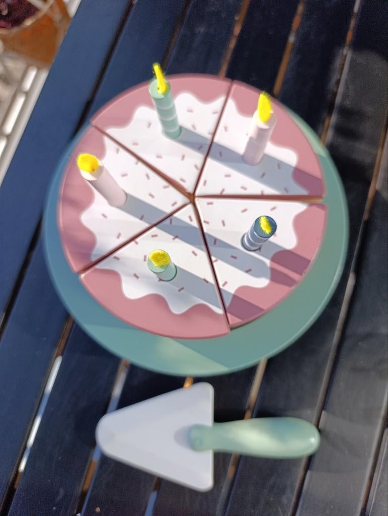 Verjaardagstaart, Ophalen, Zo goed als nieuw, Meubelstuk of Keukentje