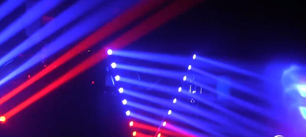 5x American DJ - Sweeper Beam Quad LED (JPB12), Musique & Instruments, Lumières & Lasers, Enlèvement, Comme neuf, Lumières