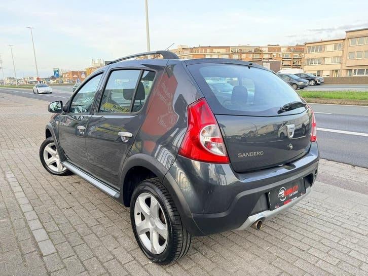 Dacia Sandero Stepway 2011 125000km 1.6i Airco 1st eigenaar, Auto's, Dacia, Voorwielaandrijving, 4 cilinders, 62 kW, Bedrijf