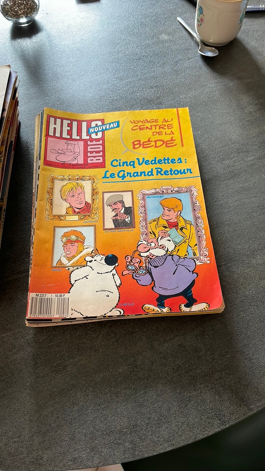 Magazine hello bd premiere annee de 1 a 14, Enlèvement, Comme neuf