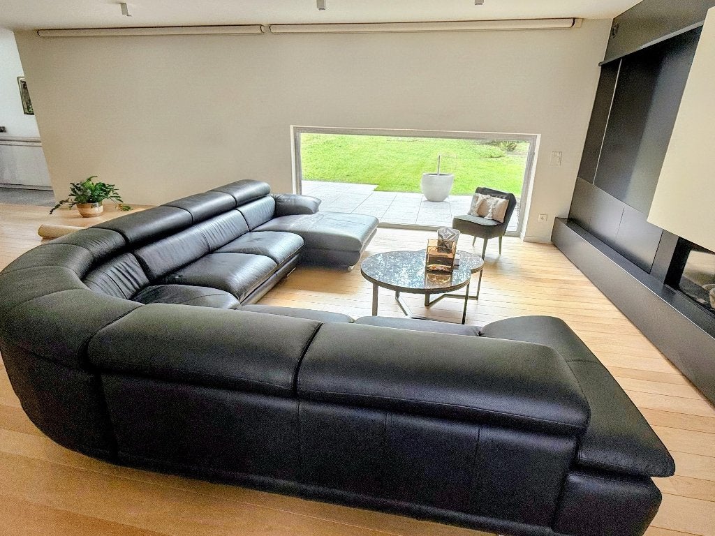 Hoekzetel in zwart leder met longchair, Ophalen, Zo goed als nieuw, Kunststof