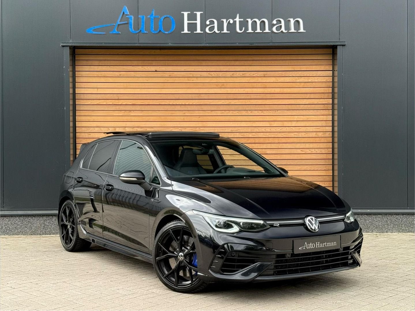 Volkswagen Golf 2.0 TSI 4Motion R AKRAPOVIC|DRIFT|HEAD-UP|ST, Auto's, Automaat, Adaptive Cruise Control, Zwart, Berline