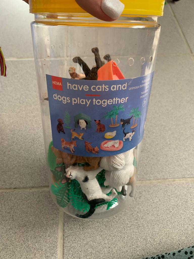 Twee potten met dierenfiguren 3€ per pot of 5€ voor beide, Ophalen of Verzenden, Zo goed als nieuw
