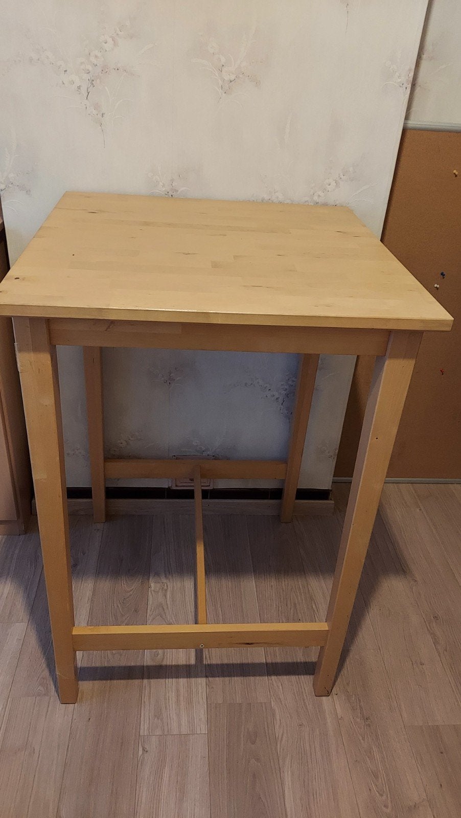 Hoge tafel 2 barkrukken, Huis en Inrichting, Ophalen, Met voetsteun, Zo goed als nieuw, 90 cm of meer