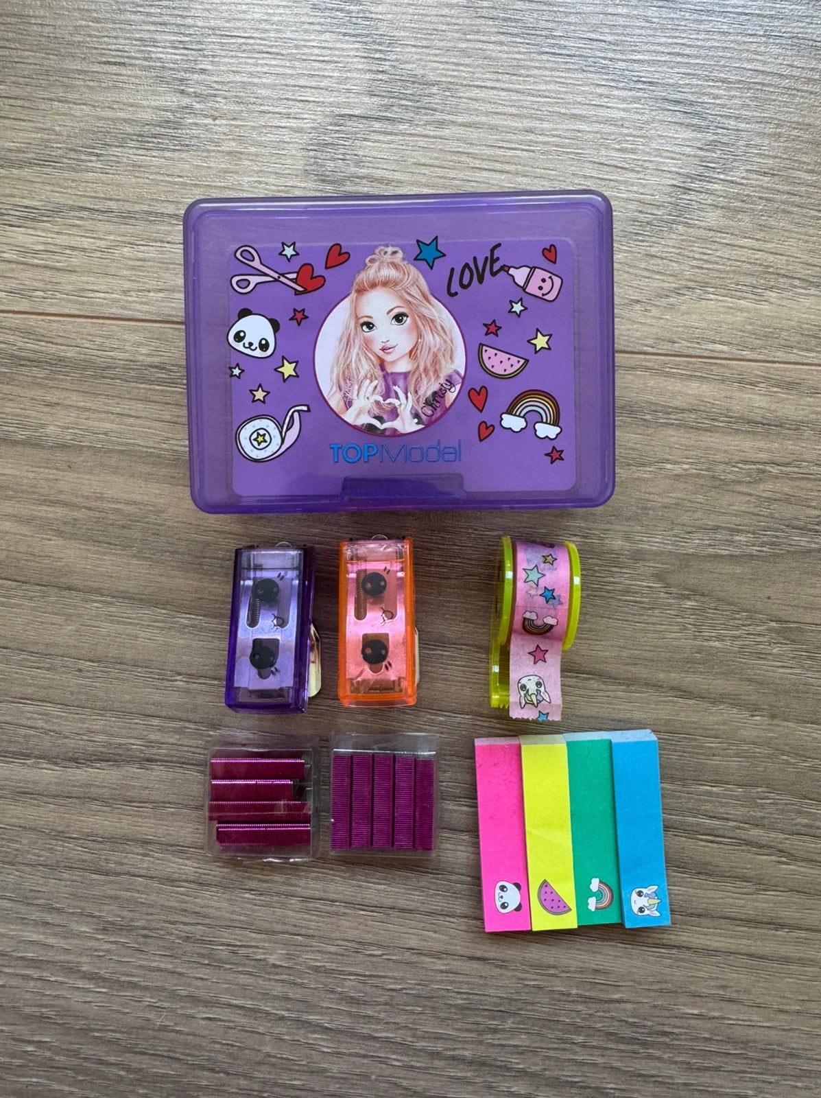 Topmodel doosje met stationary spullen, Diversen, Schoolbenodigdheden, Verzenden, Zo goed als nieuw