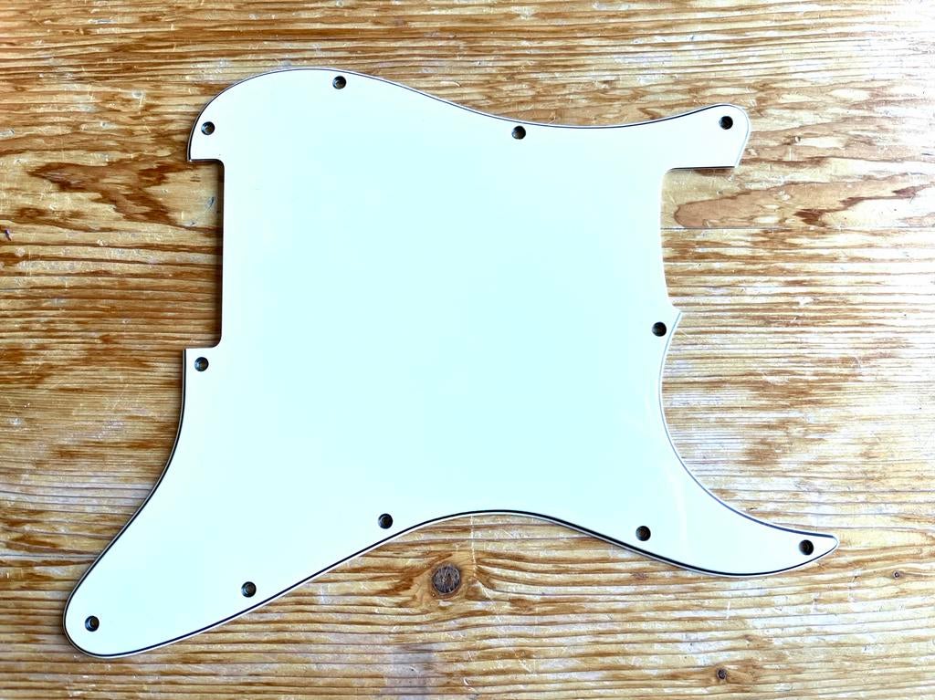 Fender Stratocaster Pickguard vintage white, Musique & Instruments, Enlèvement ou Envoi