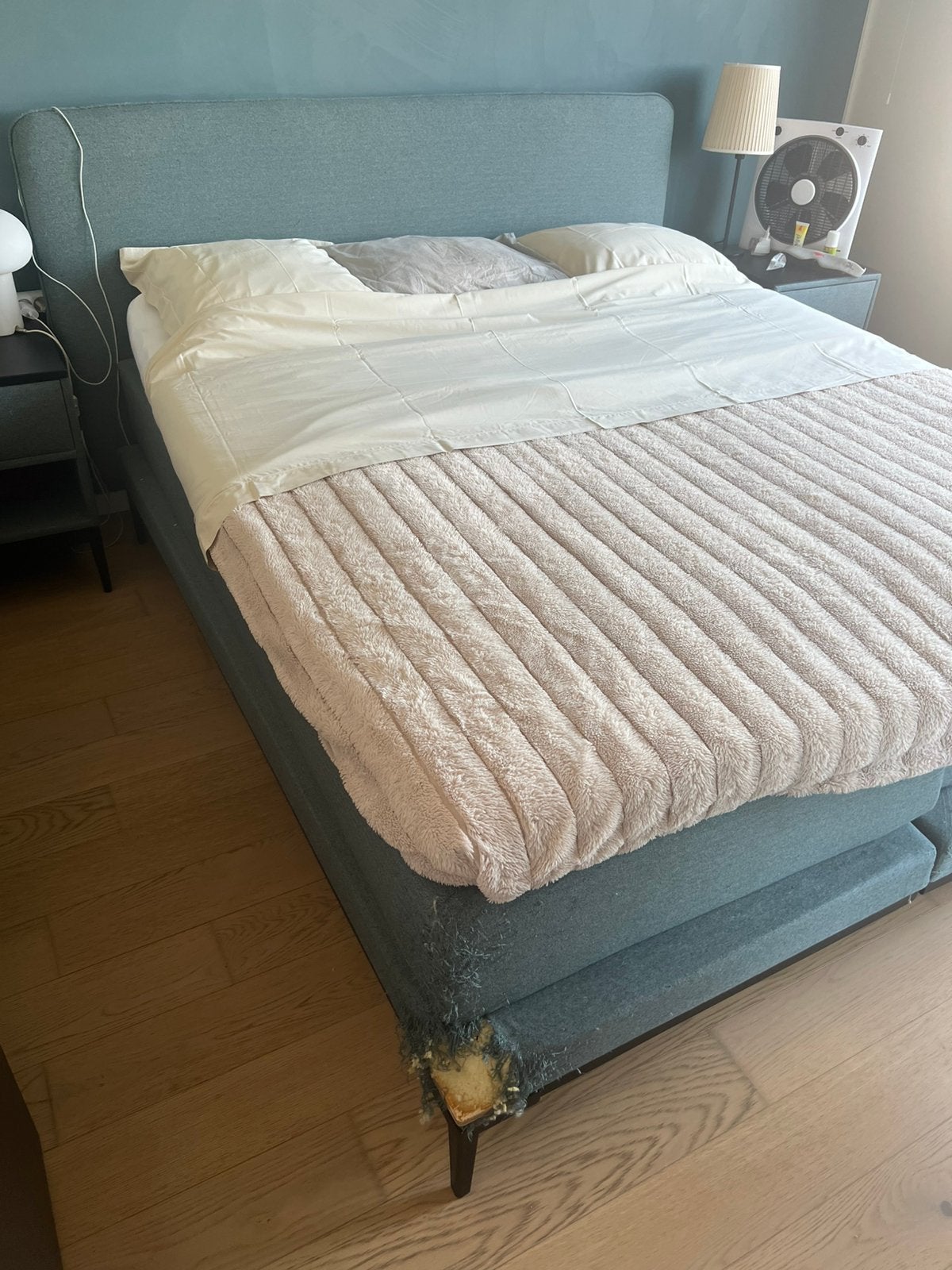 Sommier Swiss Sense + tables de chevet (valeur de 2500€), Enlèvement, Utilisé, 180 cm, 220 cm