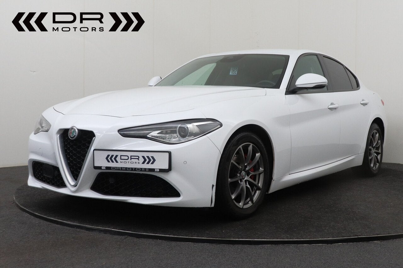 Alfa Romeo Giulia 2.2 JTD - AUTOMAAT - LEDER - GPS - TOPSTA, Auto's, https://public.car-pass.be/vhr/c63a6eae-f6f0-4b92-ae14-8c718374d4e9