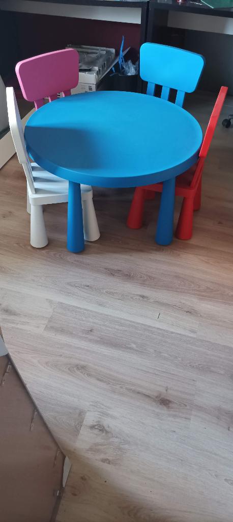 Mammut tafel en stoelen, Kinderen en Baby's, Kinderkamer | Tafels en Stoelen, Ophalen, Gebruikt, Tafel(s)