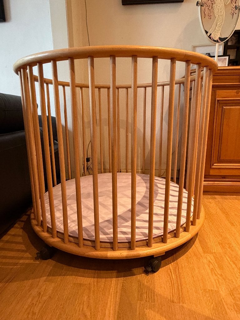 Babybox / Babypark Rond (inclusief inlegger en met wieltjes), Enlèvement, Comme neuf, Rond, Roulettes