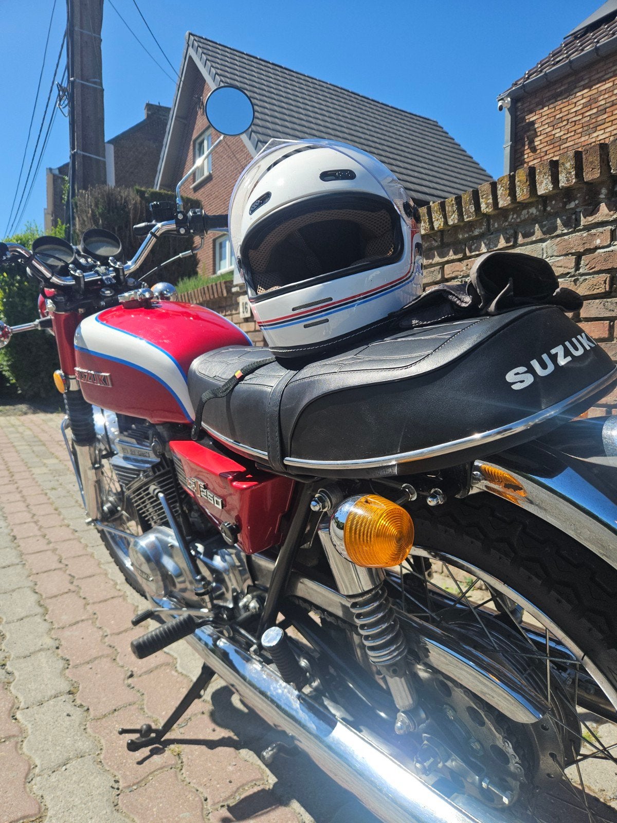 suzuki gt250  ancêtre 1973, Particulier, Neuf