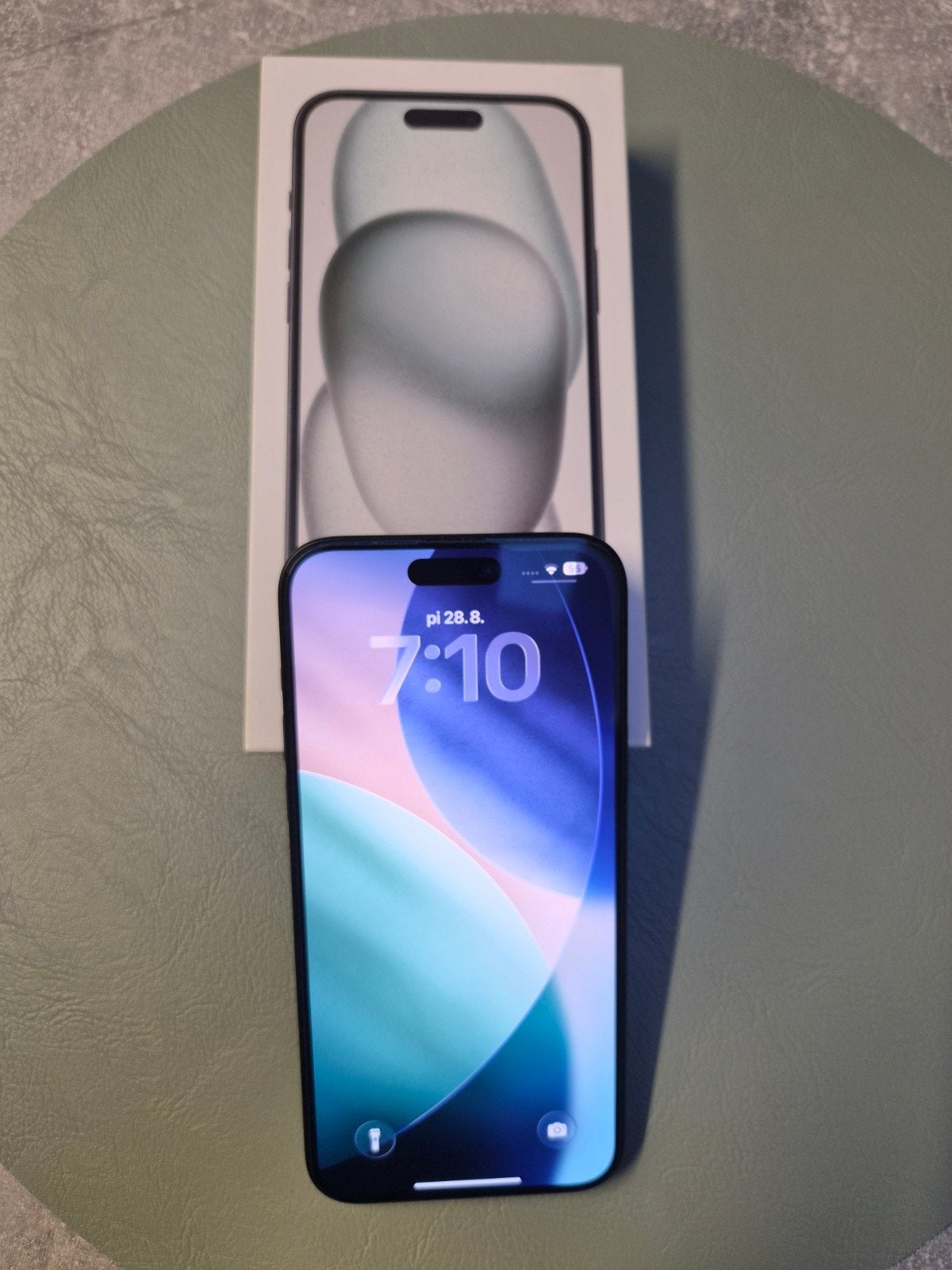 iPhone 15 Plus, Enlèvement, IPhone 15