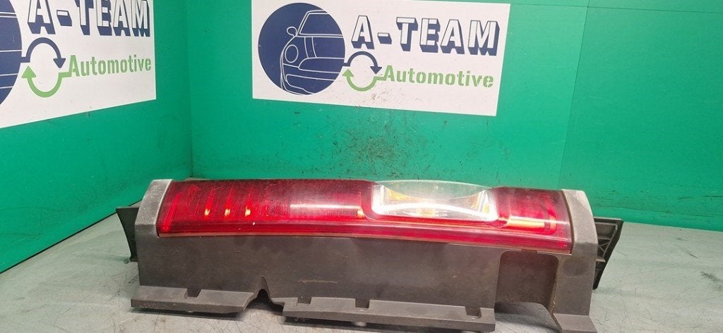 FEU ARRIÈRE DROIT Opel Vivaro (|93857722|), Autos : Pièces & Accessoires, Opel, Opel Automobile GmbH, Utilisé, Kontakt-opel@opel.com