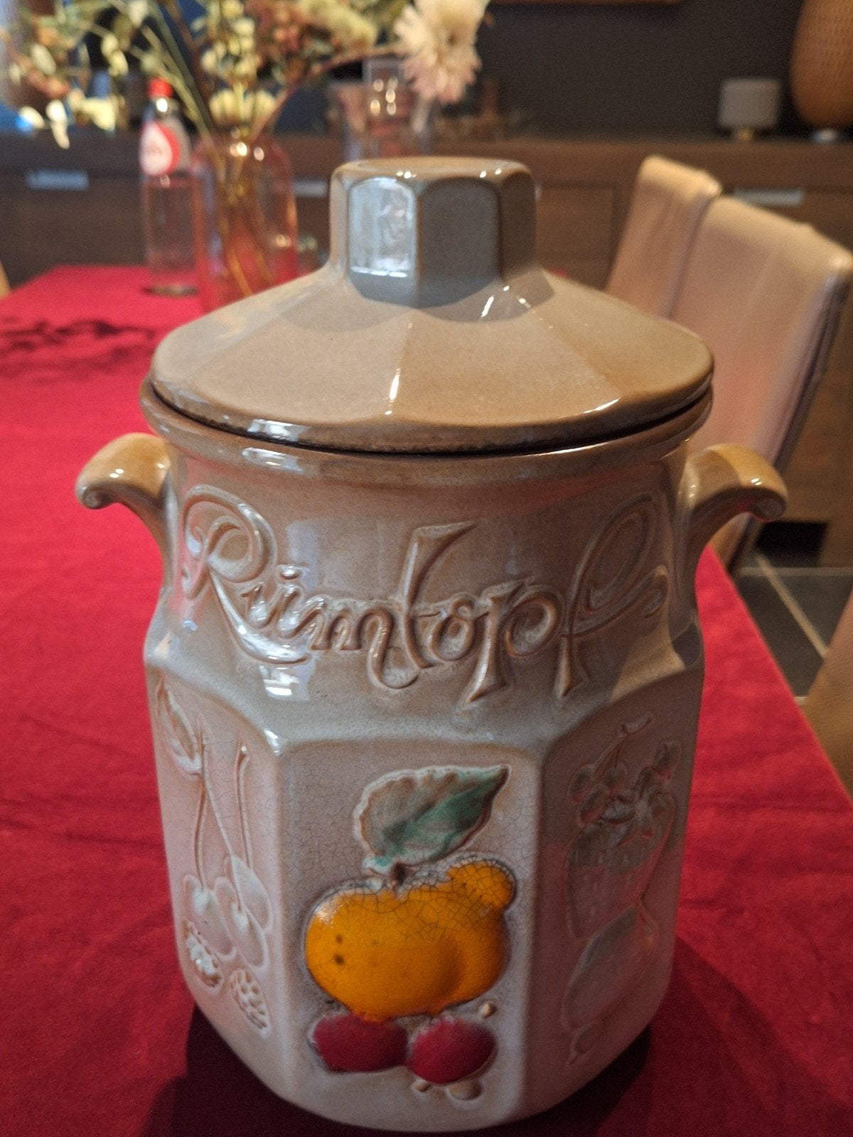 Rumtoph aardewerk, Avec couvercle, Enlèvement