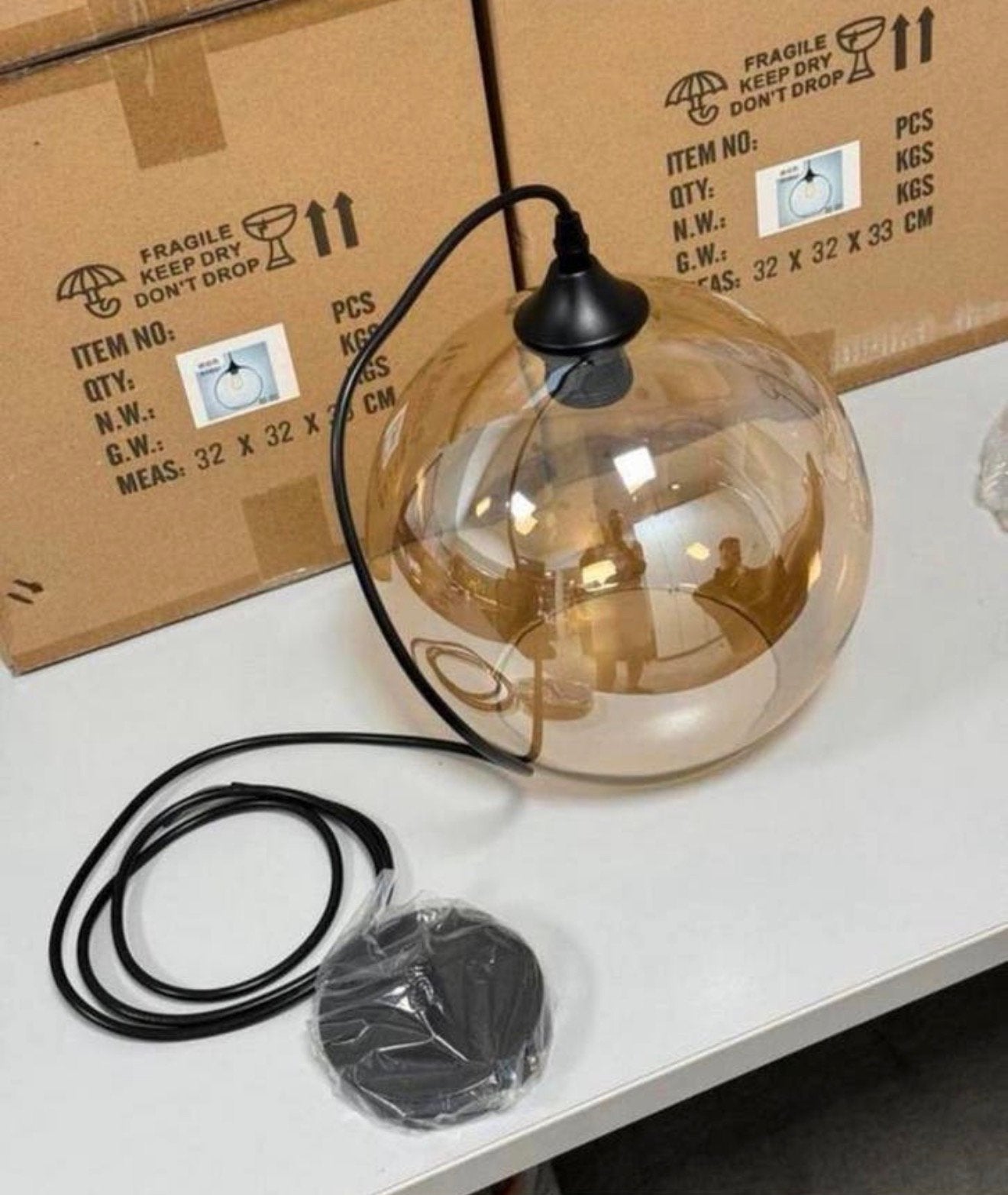 Nouvelle lampe suspendue sphérique moderne en verre de ambre, Enlèvement ou Envoi, Neuf