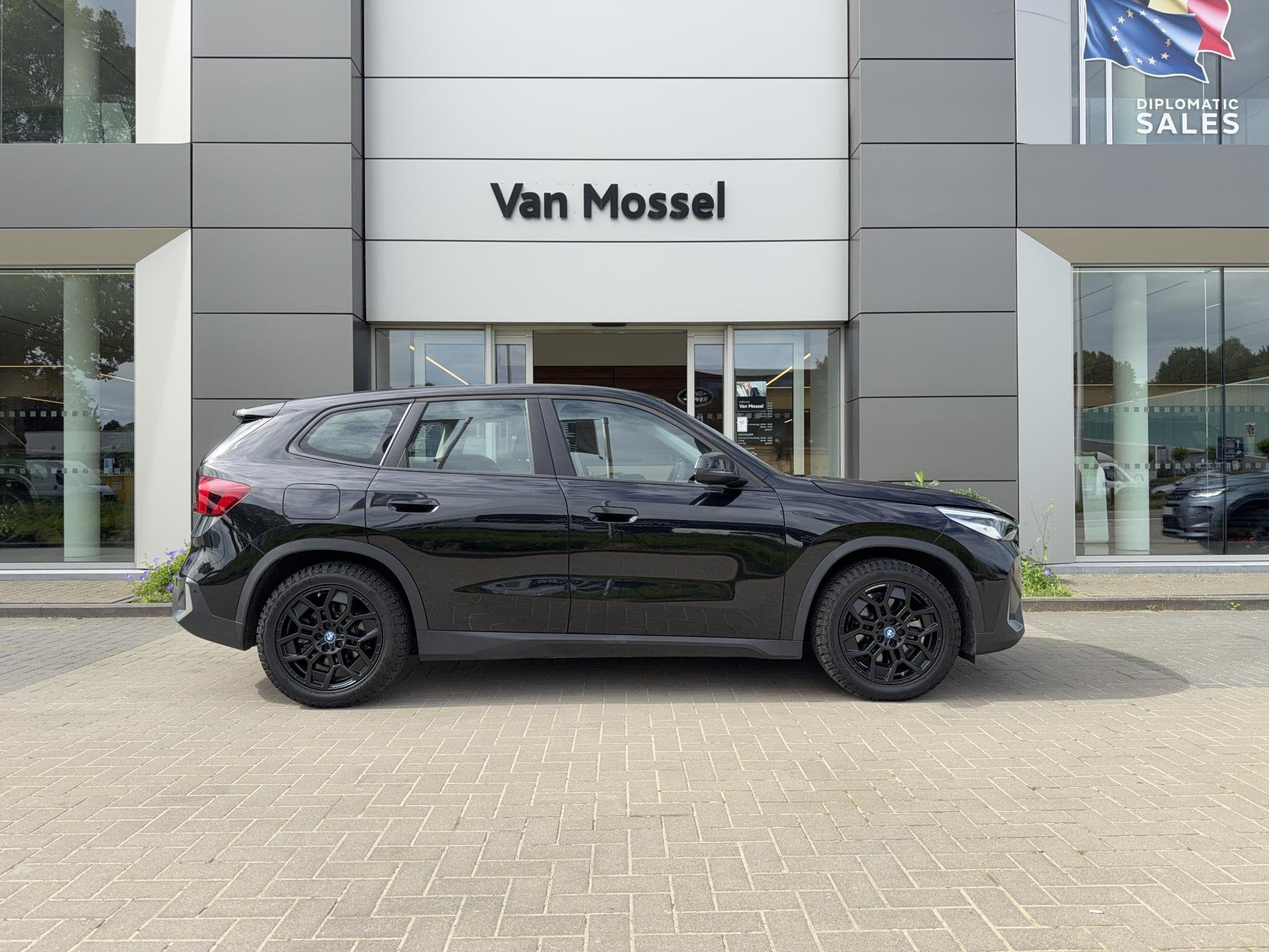 BMW iX1 xDrive30 230kW CAMERA | APPS | LED | NAVI, Auto's, BMW, Automaat, Gebruikt, Zwart, 313 pk
