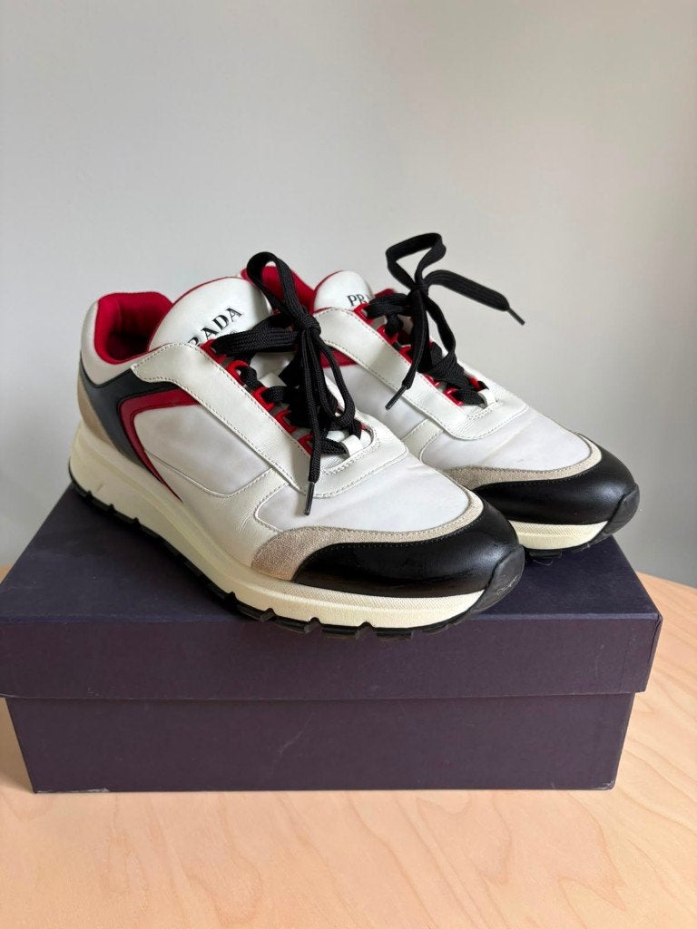 Prada America’s Cup homme – blanc noir rouge – T11/45, Vêtements | Hommes, Chaussures, Enlèvement, Porté, Baskets, Prada