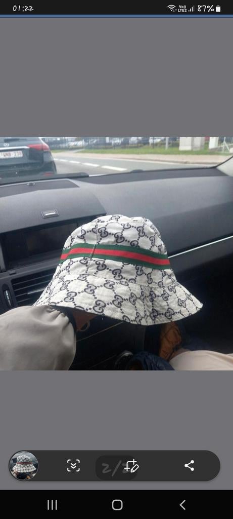 Gucci-hoed, Ophalen, Hoed