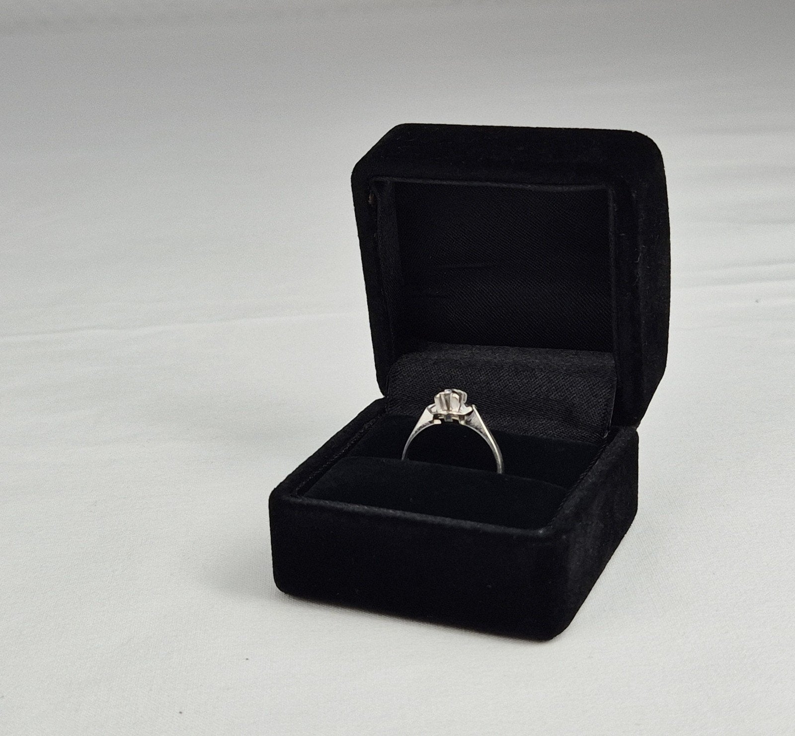 Witgoud ring met diamant, Ophalen, Wit, Met edelsteen, Dame