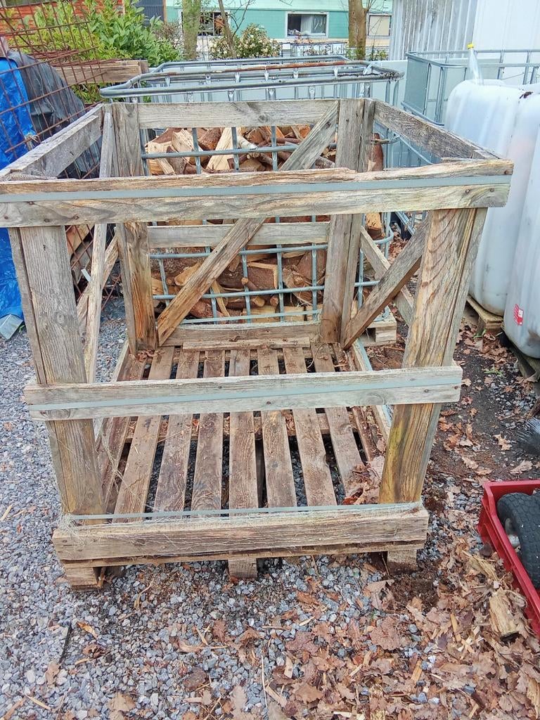 Bac en bois pour rangement ou compost